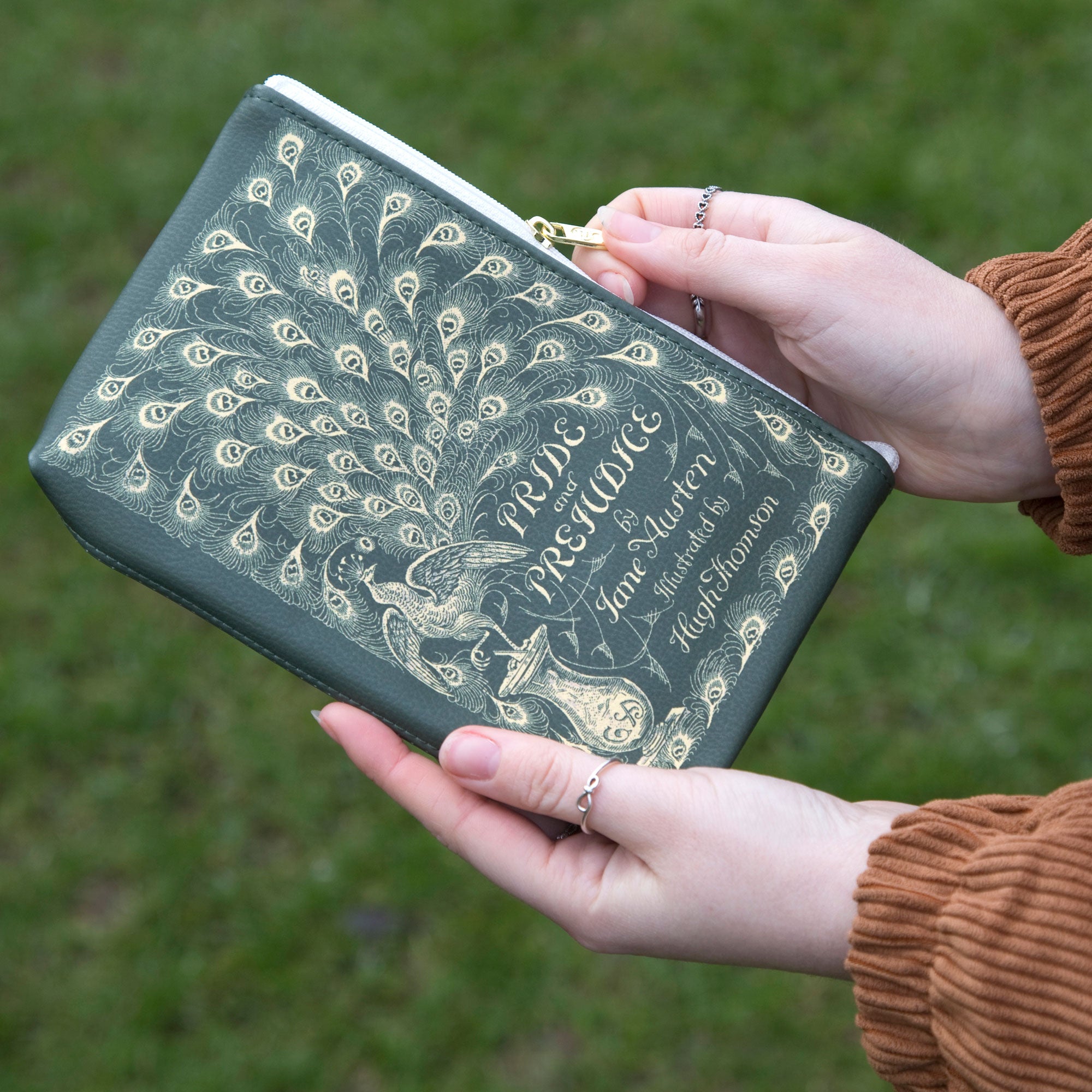 Pride and Prejudice Book Pouch ~ Green – Regency Marketplace